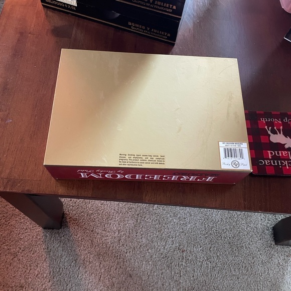 Freedom Maduro Cigar Box - Red - Picture 4 of 6